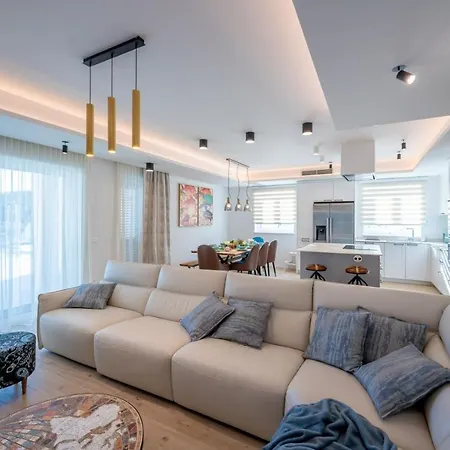 Villa Luxury Sunny Side With Private Pool