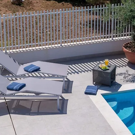Villa Luxury Sunny Side With Private Pool