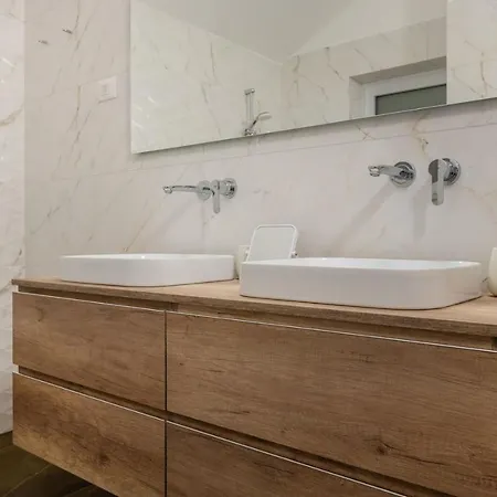 Luxury Sunny Side With Private Pool Sumartin