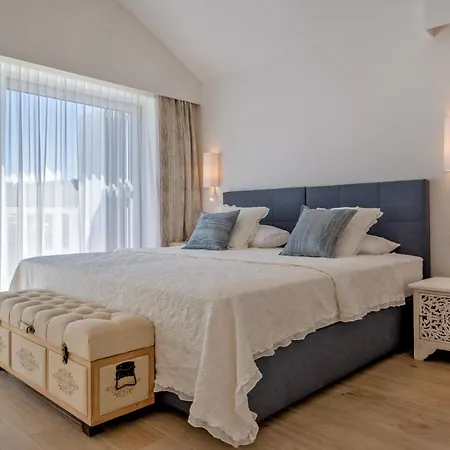 Villa Luxury Sunny Side With Private Pool Sumartin