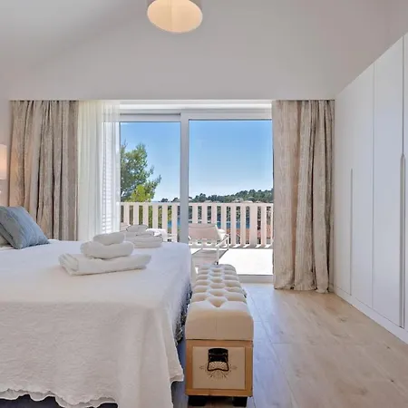 Luxury Sunny Side With Private Pool Villa *