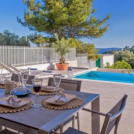 Luxury Sunny Side With Private Pool فيلة *