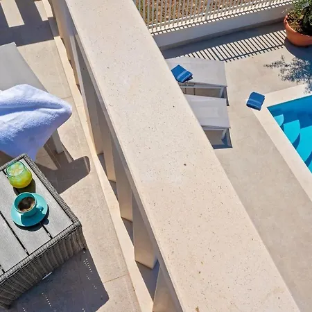 Luxury Sunny Side With Private Pool فيلة