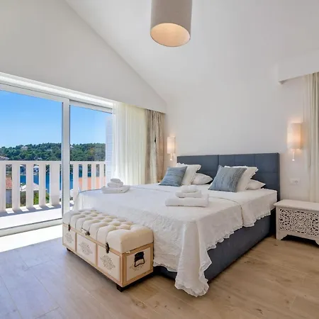 Luxury Sunny Side With Private Pool فيلة سومارتين