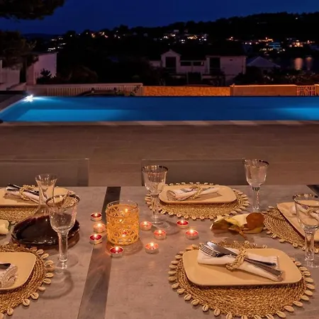 Luxury Sunny Side With Private Pool سومارتين