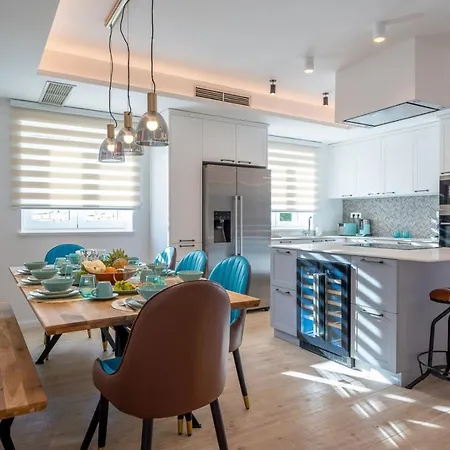 Luxury Sunny Side With Private Pool فيلة